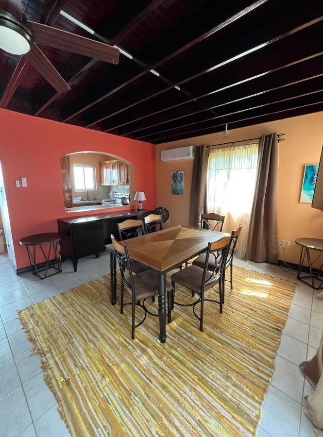 Stunning 2 Bedroom House At Point Village Негрил Екстериор снимка