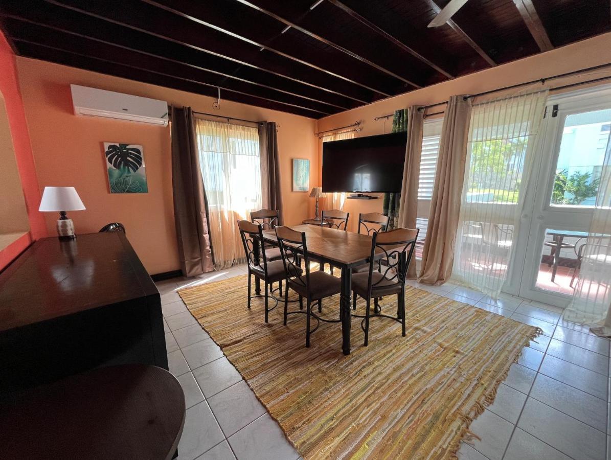Stunning 2 Bedroom House At Point Village Негрил Екстериор снимка