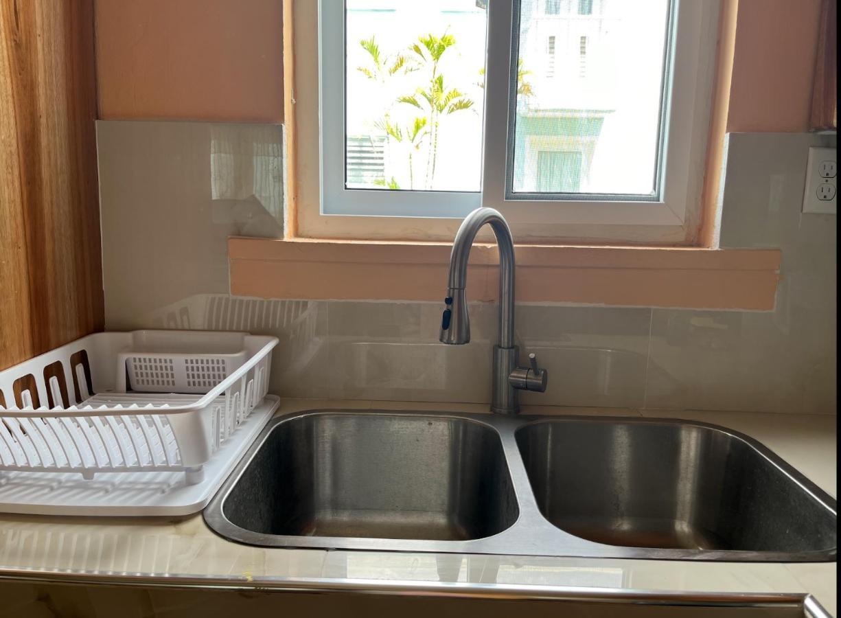 Stunning 2 Bedroom House At Point Village Негрил Екстериор снимка
