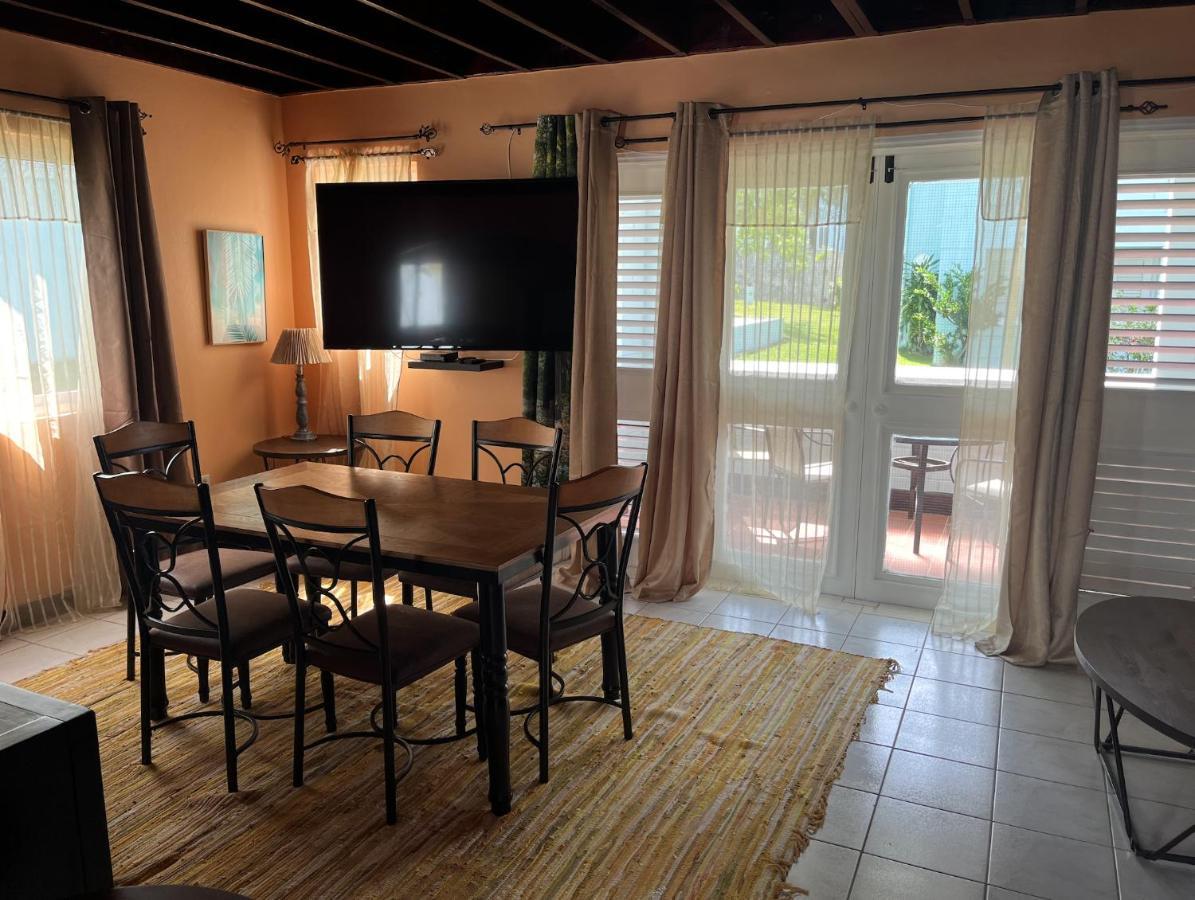 Stunning 2 Bedroom House At Point Village Негрил Екстериор снимка